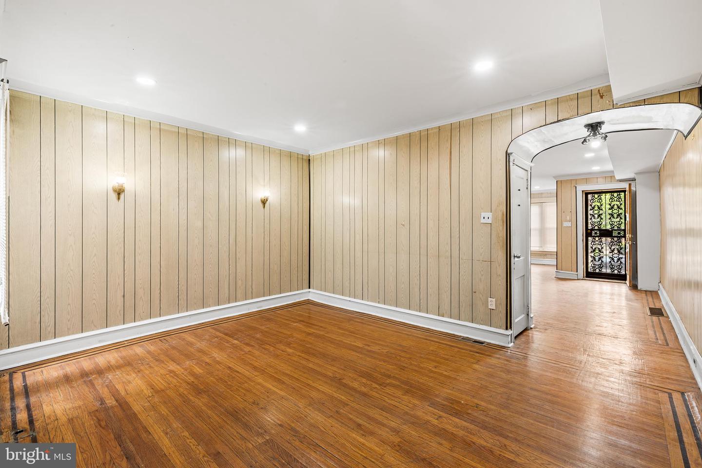 7014 Ogontz Ave Property Photo 14