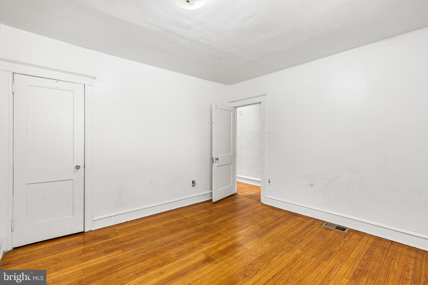 7014 Ogontz Ave Property Photo 34