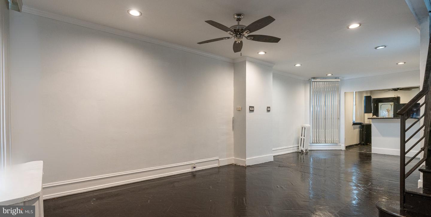 5630 Larchwood Ave Property Photo 3