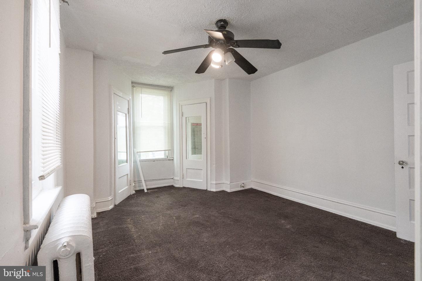 5630 Larchwood Ave Property Photo 8