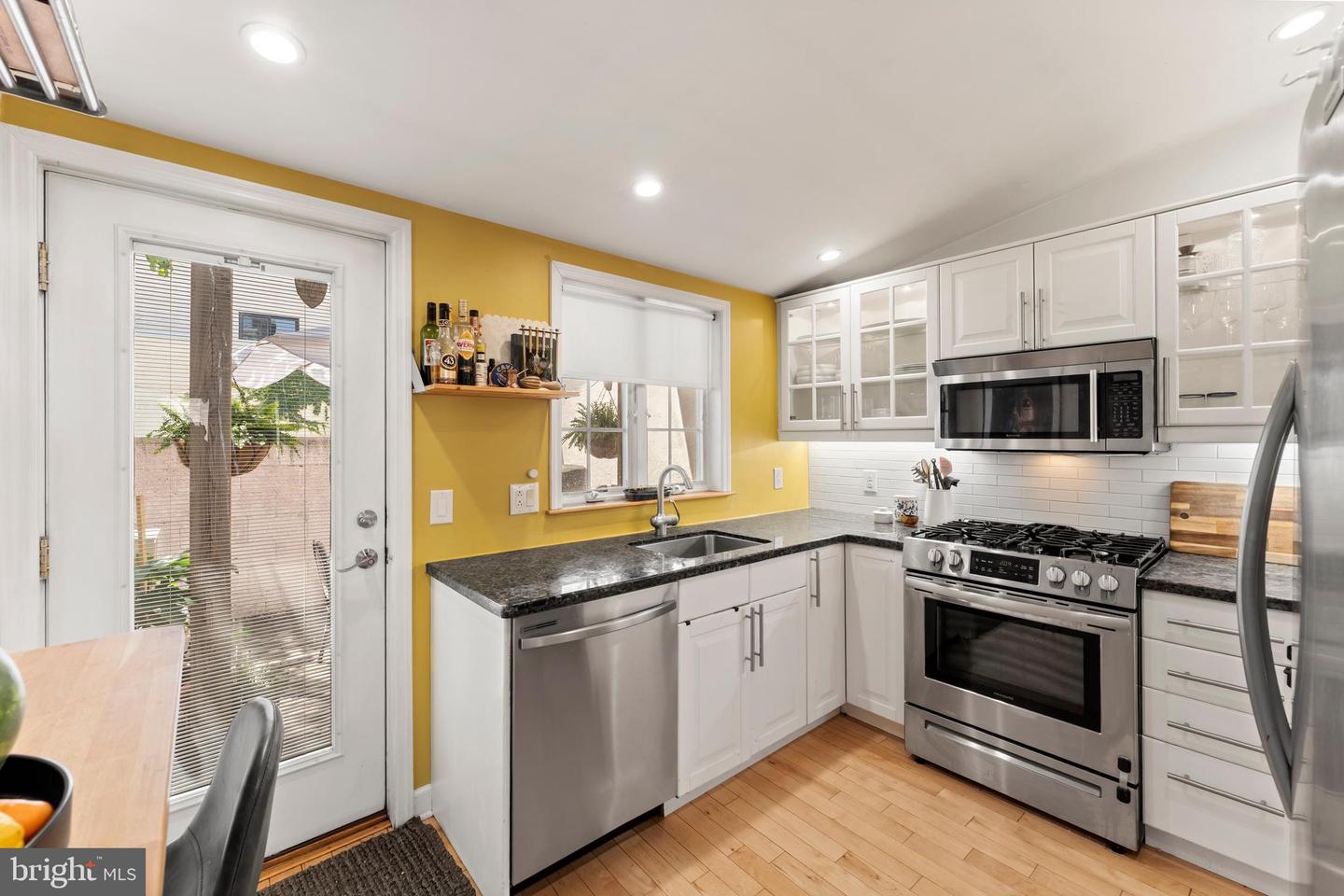 1304 S HOWARD ST Property Photo 1