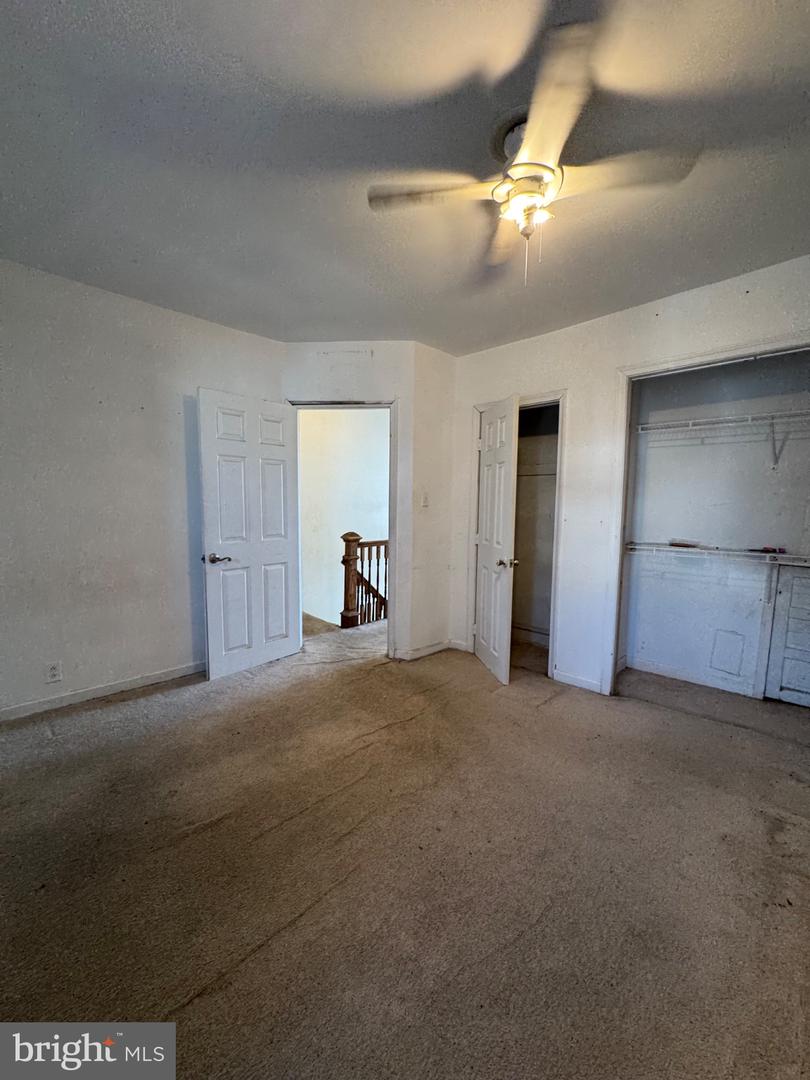 5635 DIAMOND ST Property Photo 1