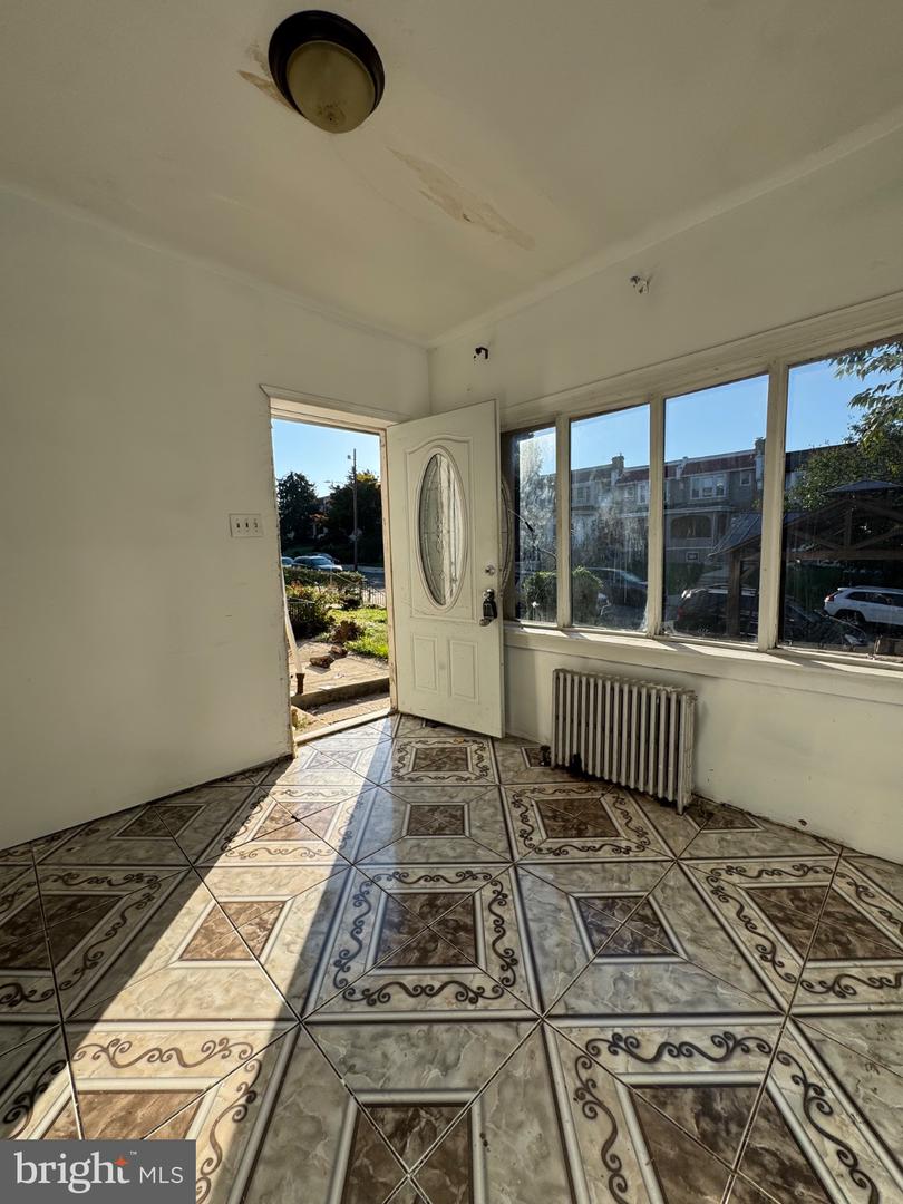 5635 Diamond St Property Photo 8