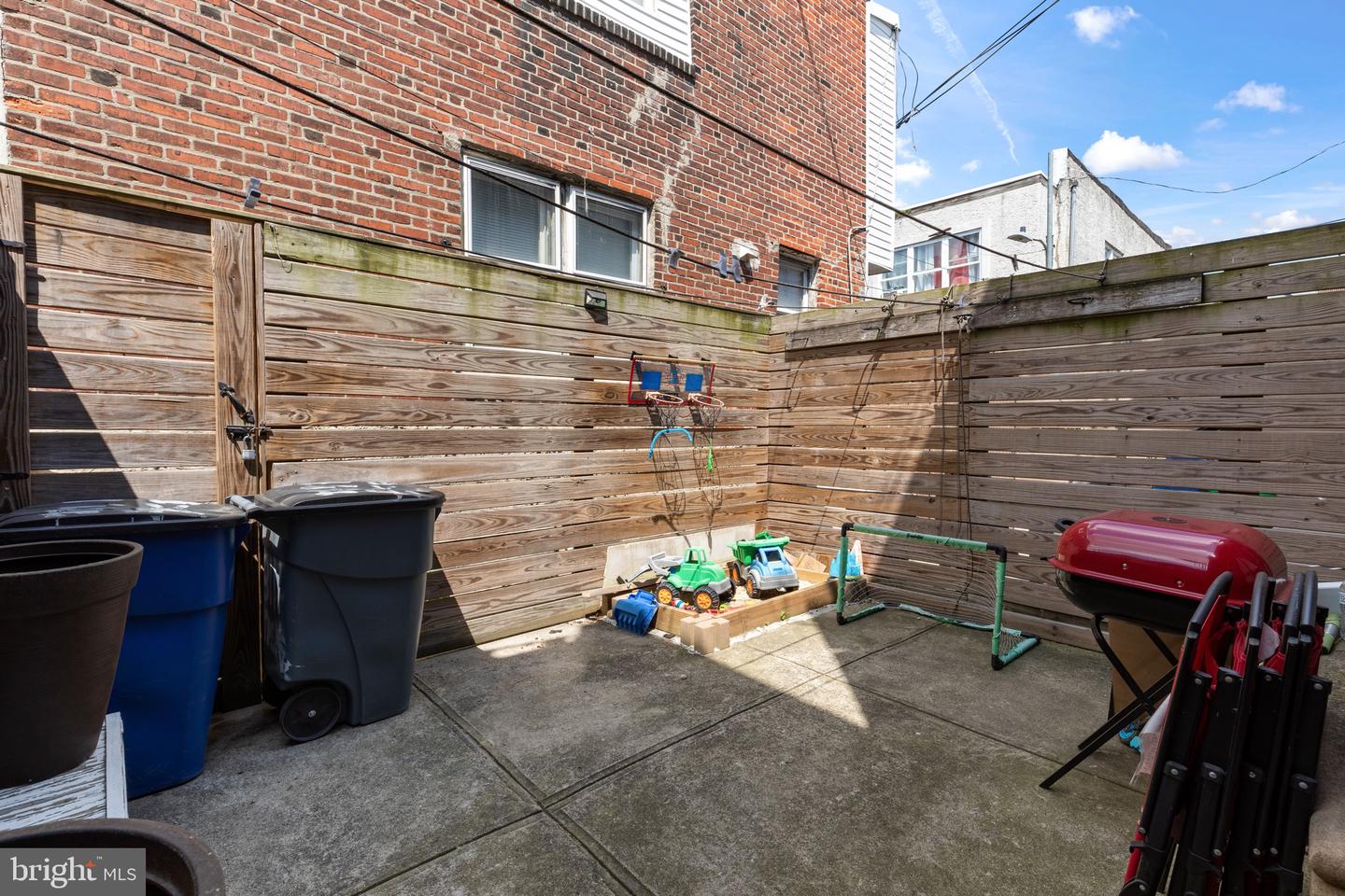 3111 Tasker St Property Photo 24