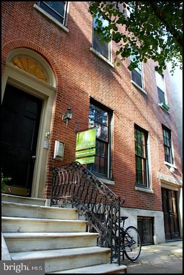 1010 CLINTON ST #3M Property Photo 1