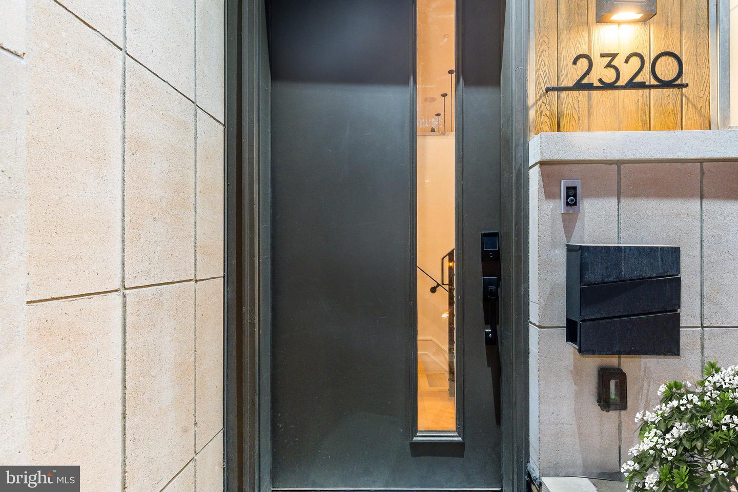 2320 Sansom St Property Photo 1