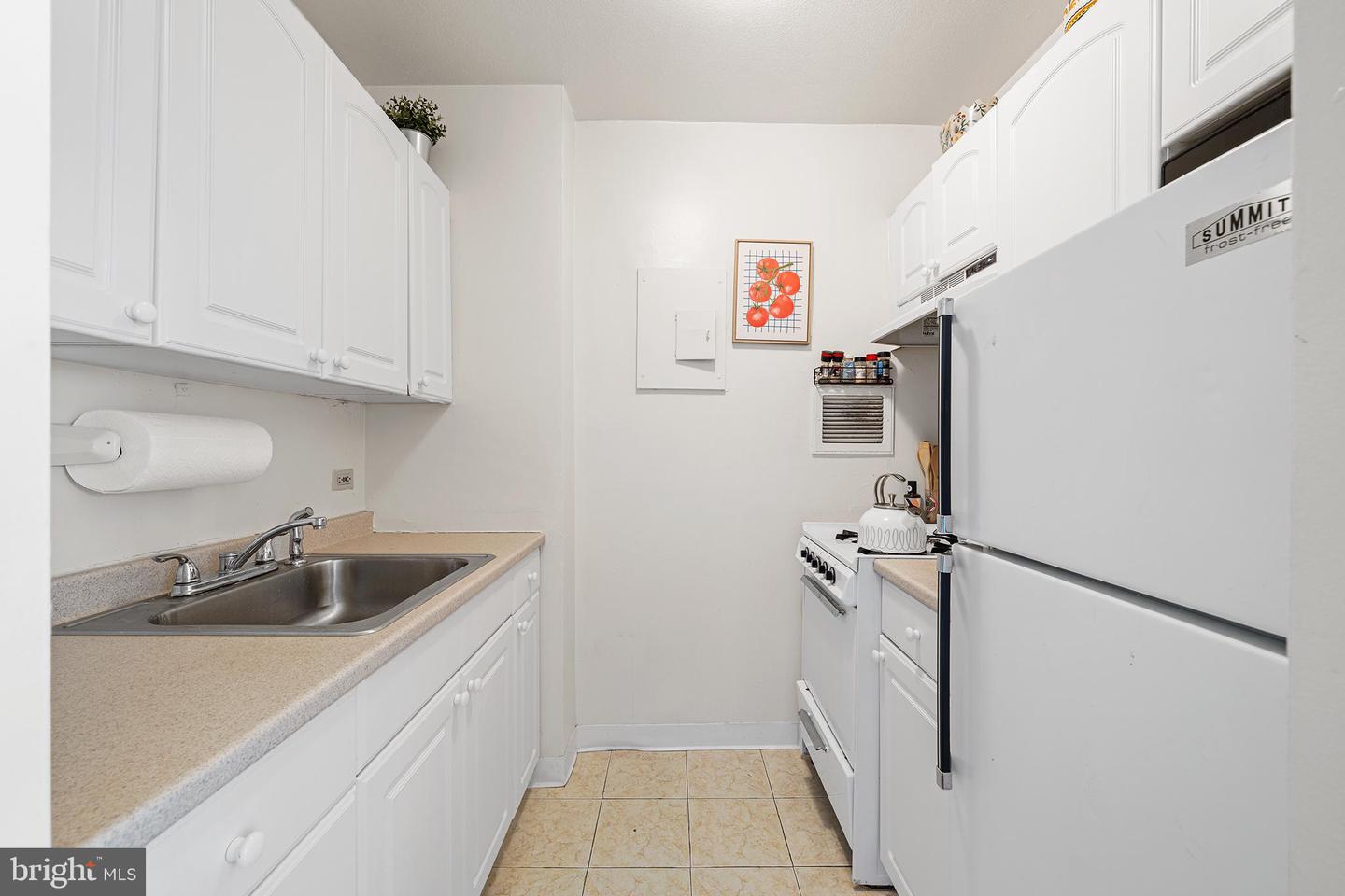 210 Locust St #25e Property Photo 18