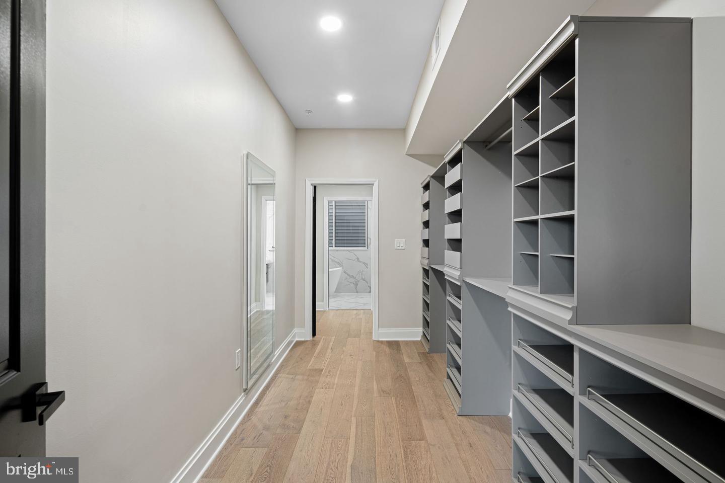 244 Montrose St Property Photo 10