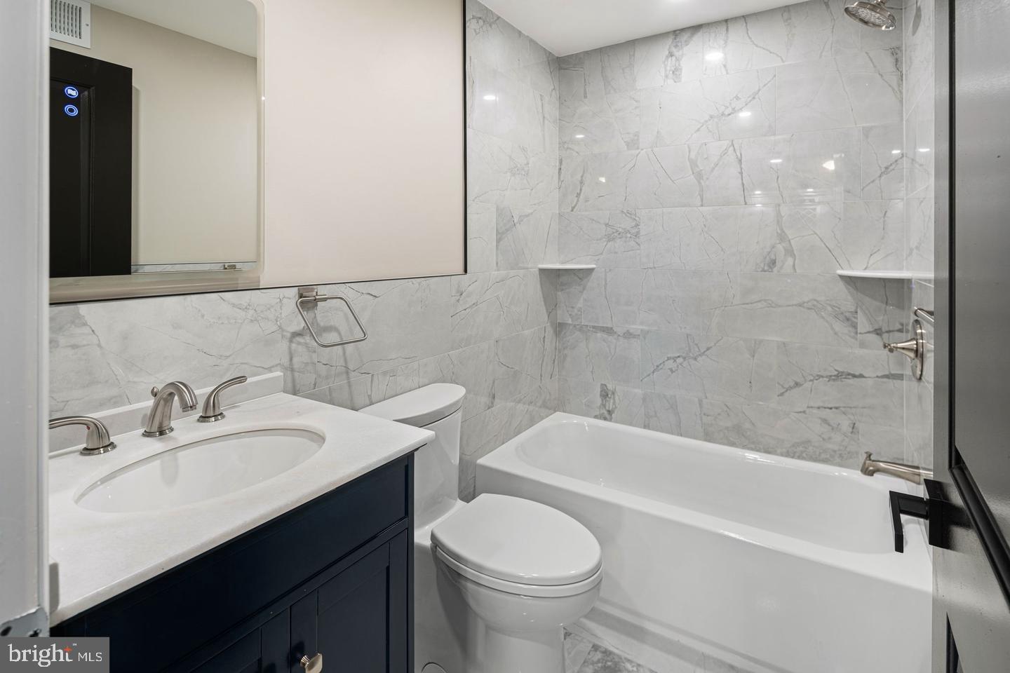 244 Montrose St Property Photo 25