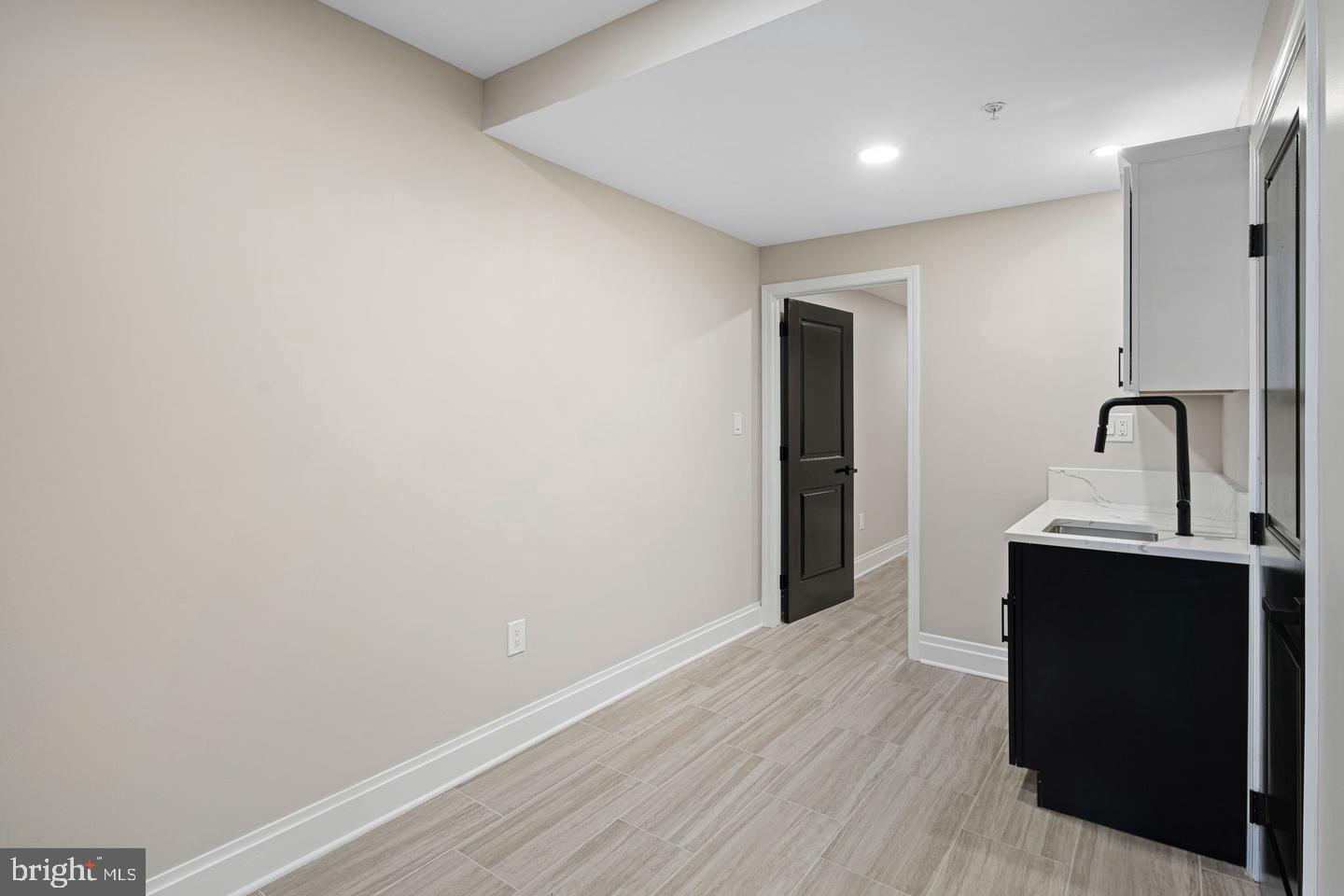 244 Montrose St Property Photo 28