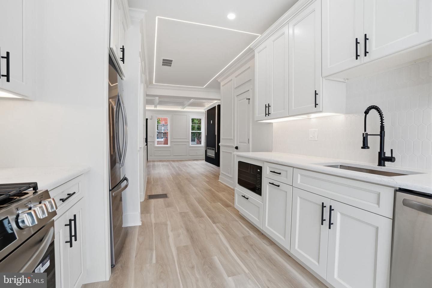 1706 S Bancroft St Property Photo 8