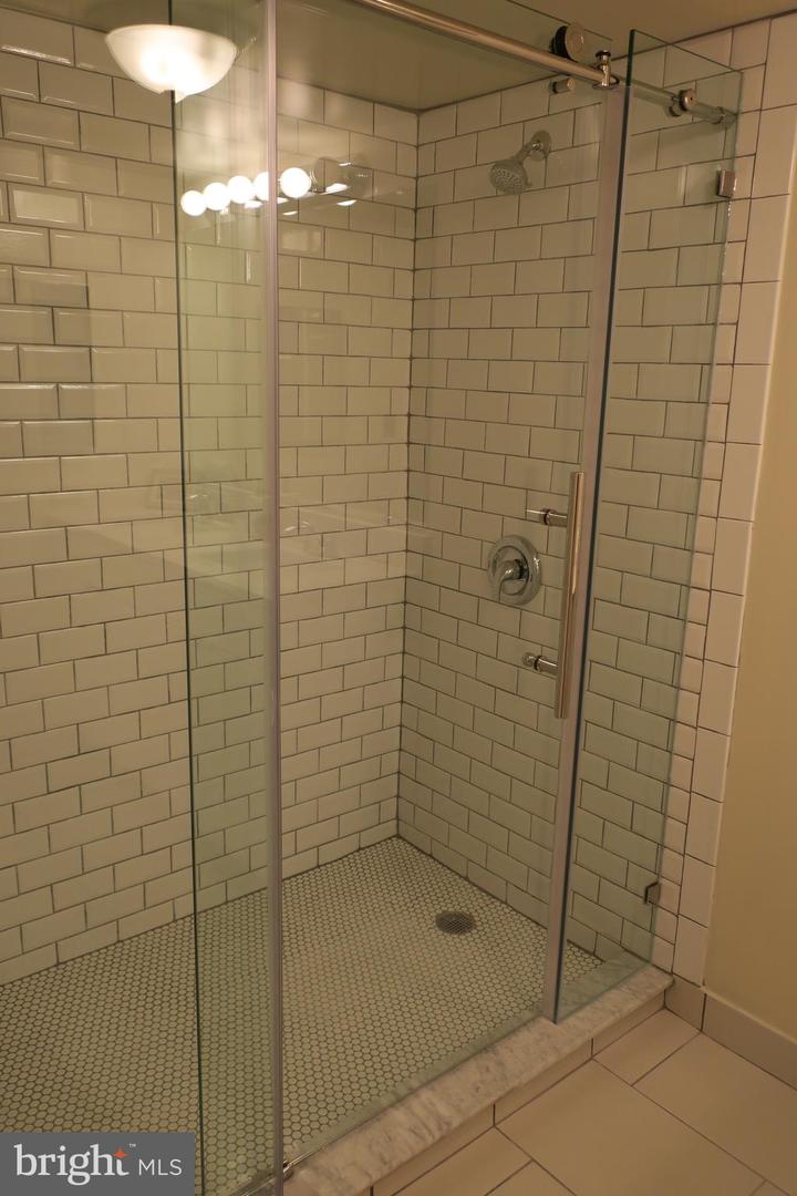 233 S 6th St #907o Property Photo 12