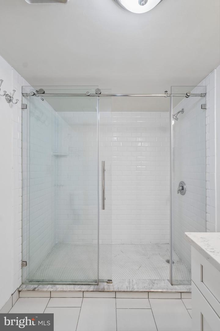 233 S 6th St #907o Property Photo 15