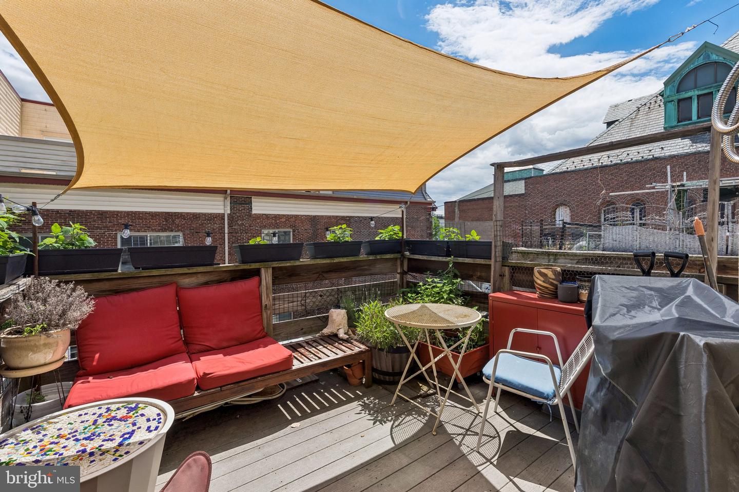 2020 Christian St #e Property Photo 1