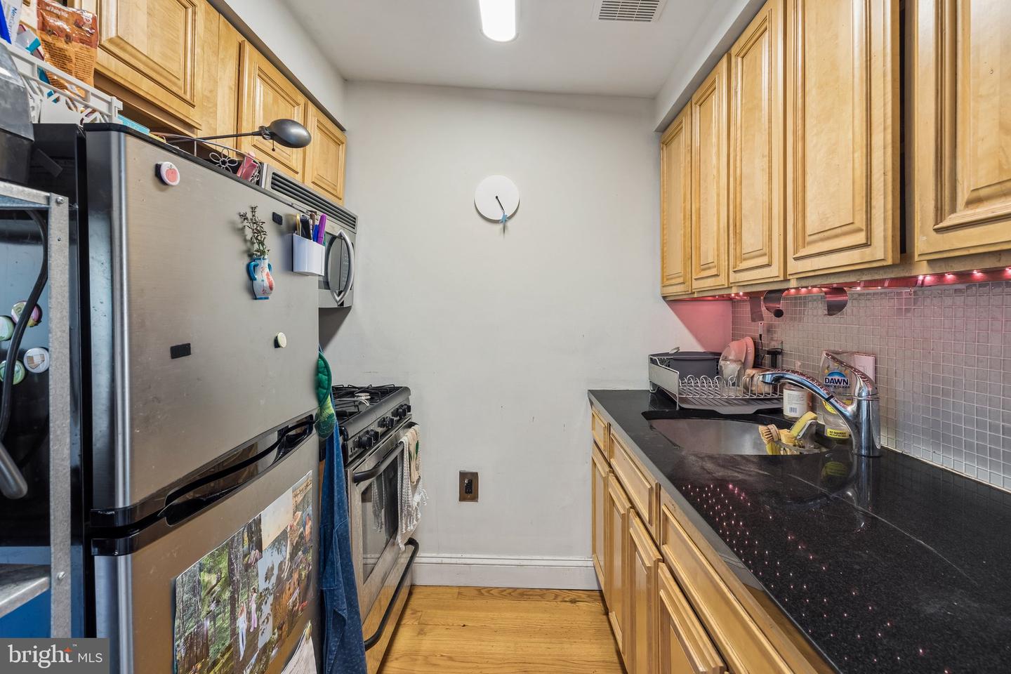 2020 Christian St #e Property Photo 5