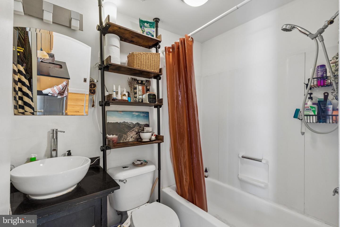2020 Christian St #e Property Photo 7