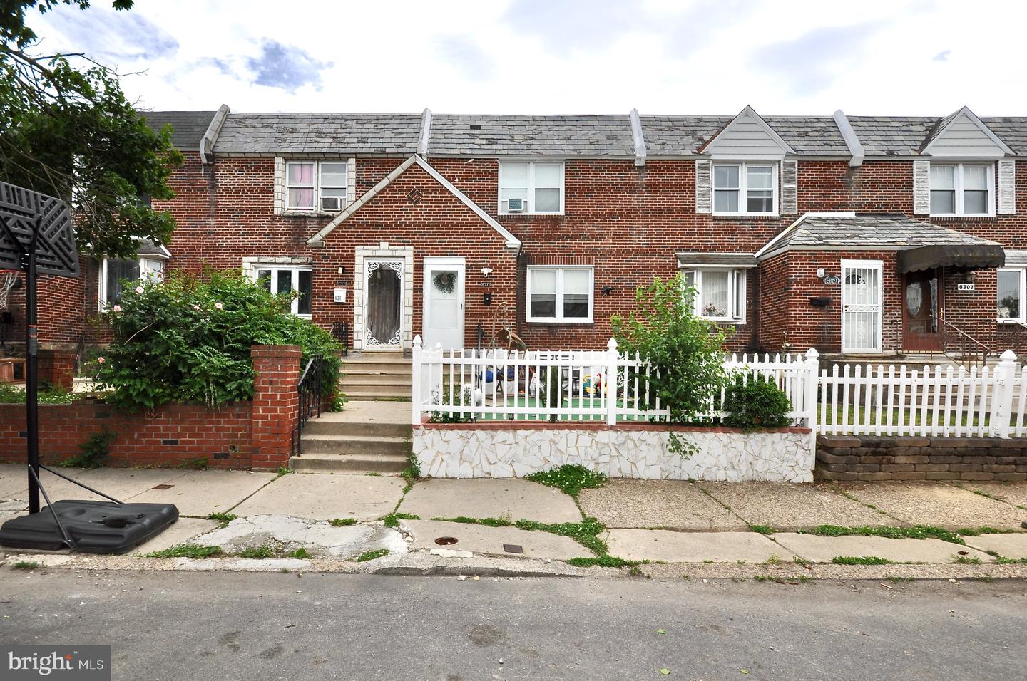 6311 Elmhurst St Property Photo 1