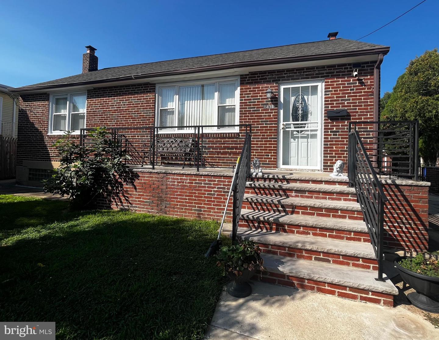 1431-35 Vista St Property Photo 3