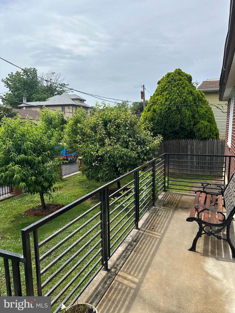 1431-35 Vista St Property Photo 8