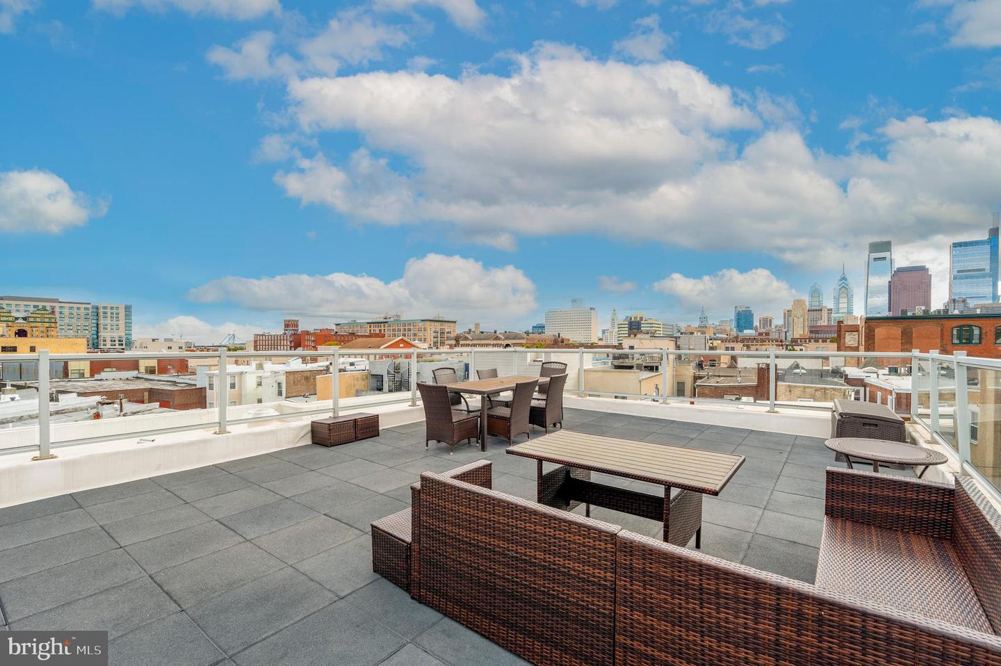 714-24 N Chadwick St #6 Property Photo 1