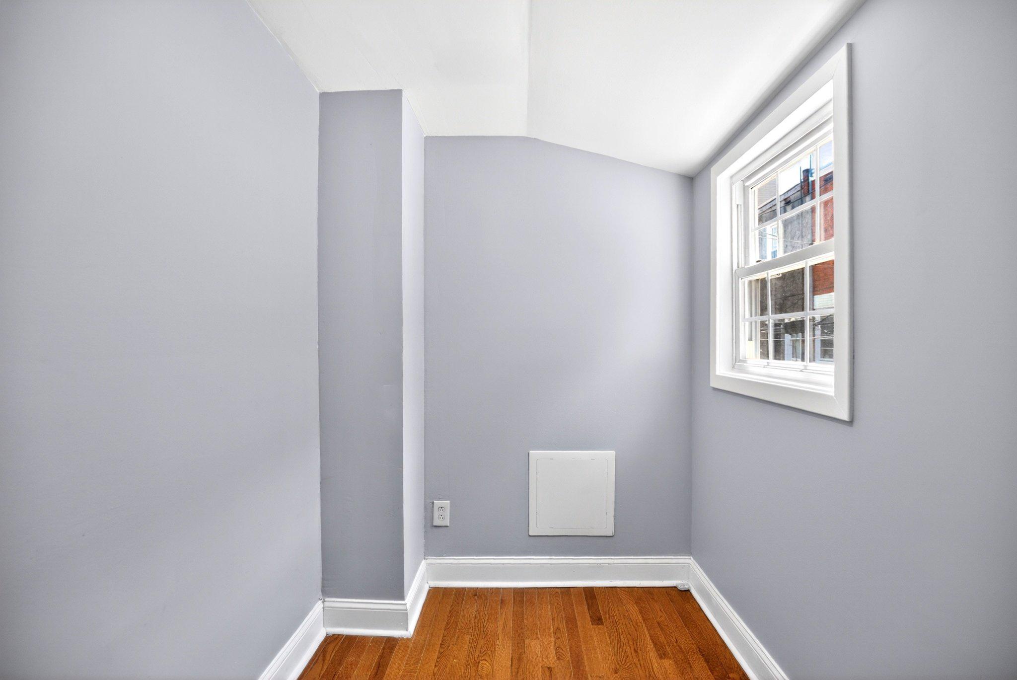 5148 Catharine St Property Photo 11