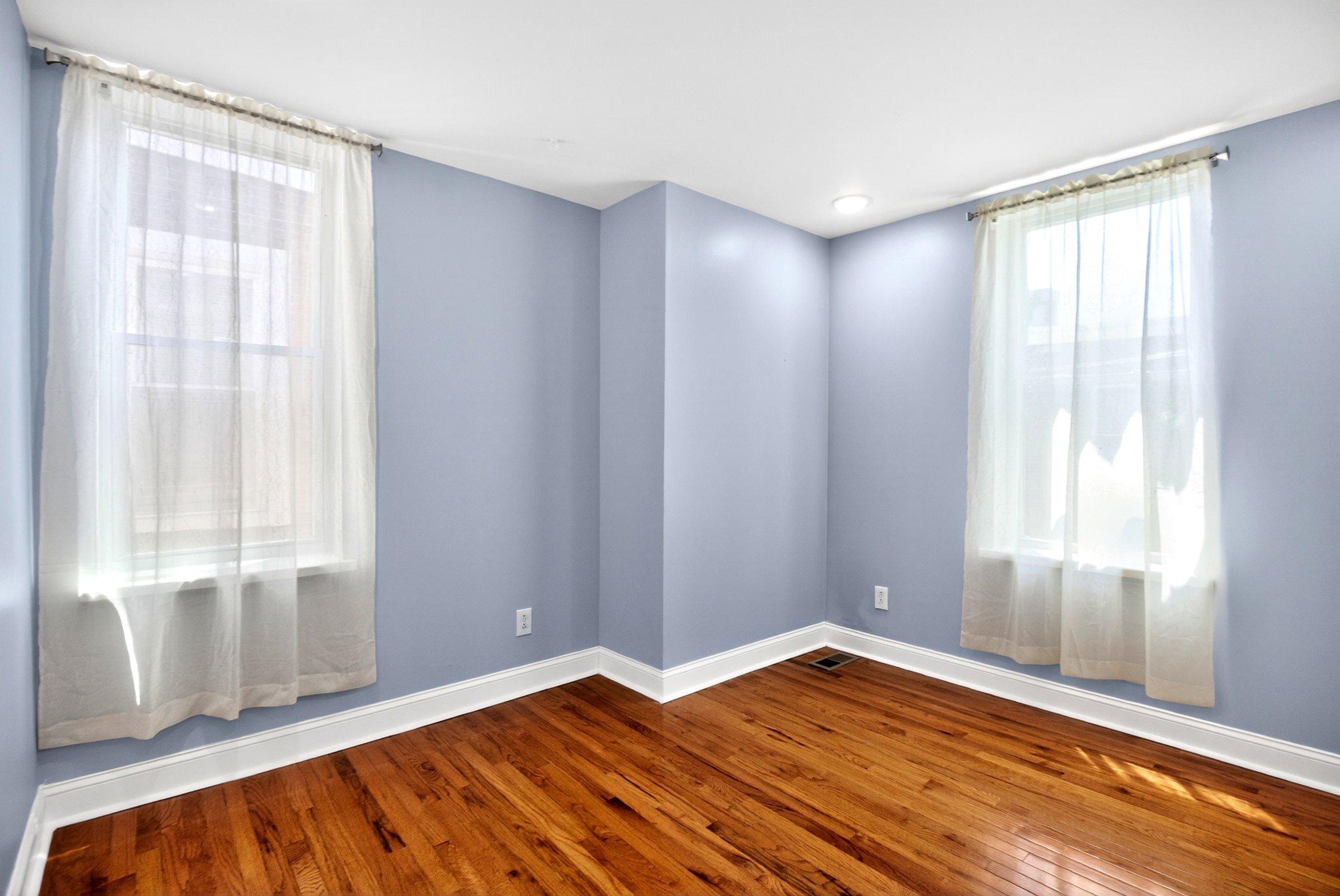 5148 Catharine St Property Photo 18