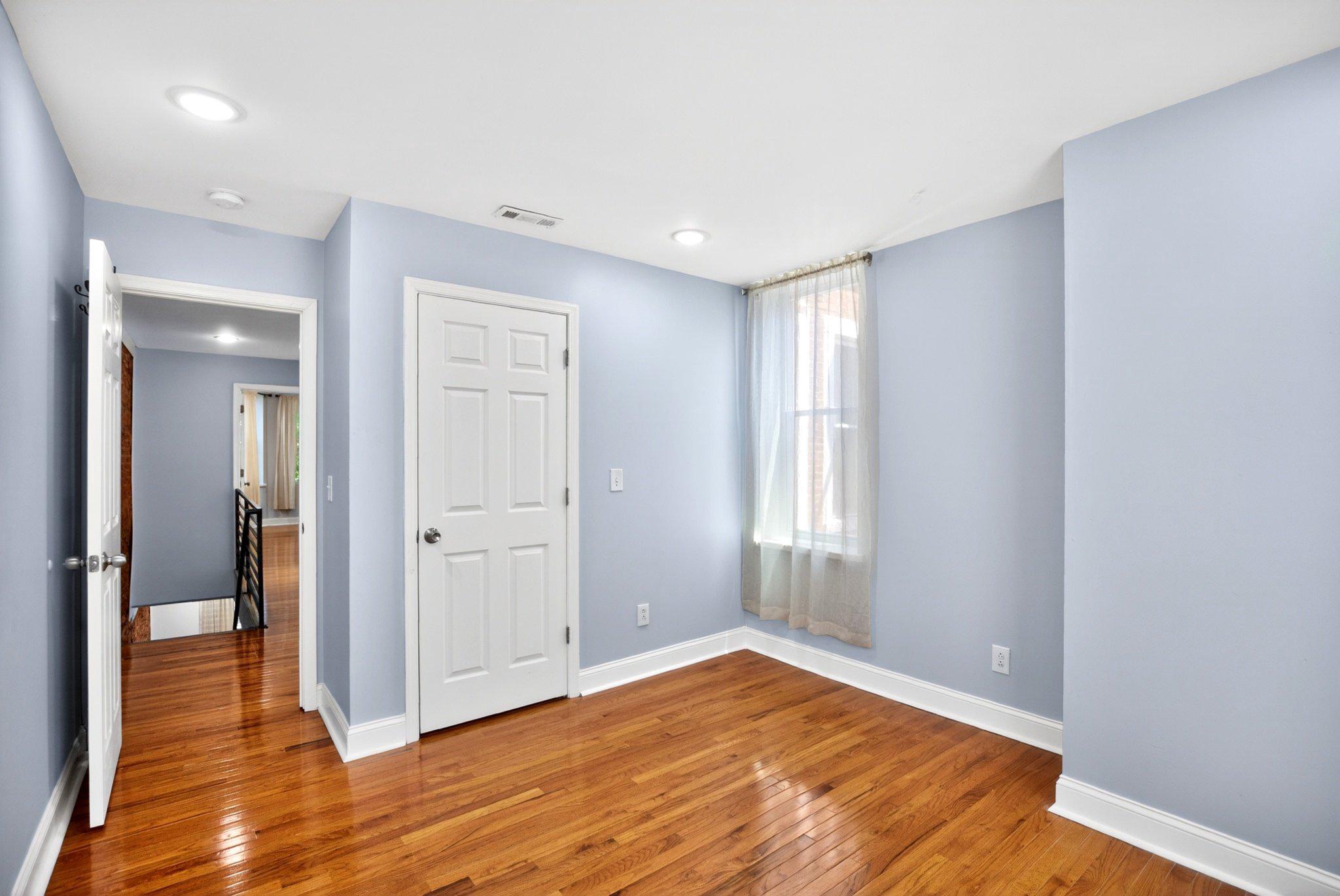5148 Catharine St Property Photo 20