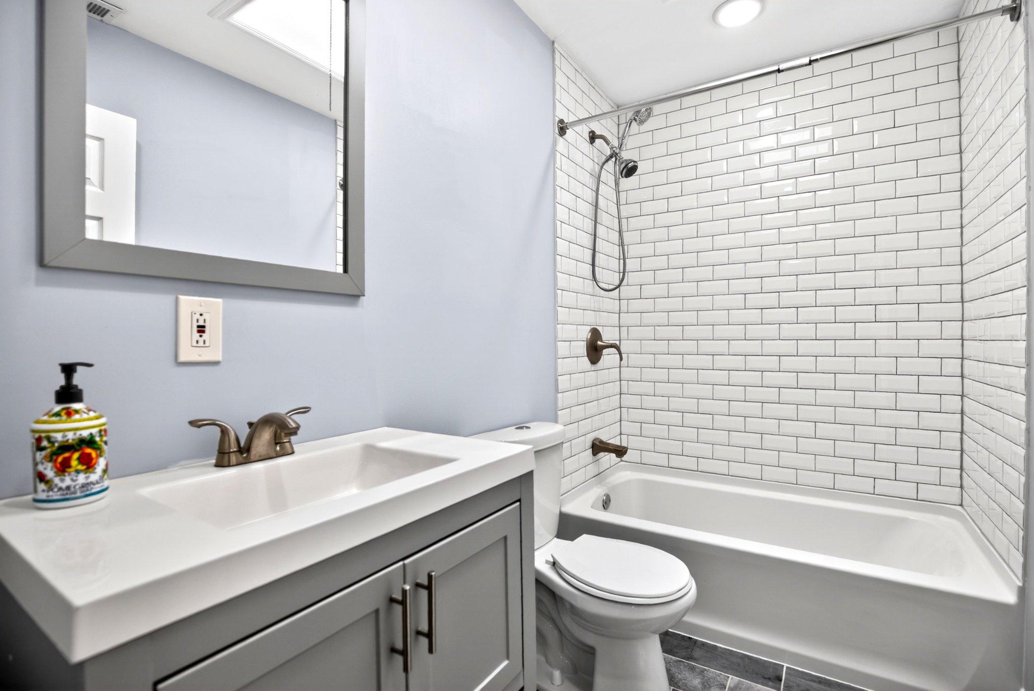 5148 Catharine St Property Photo 21