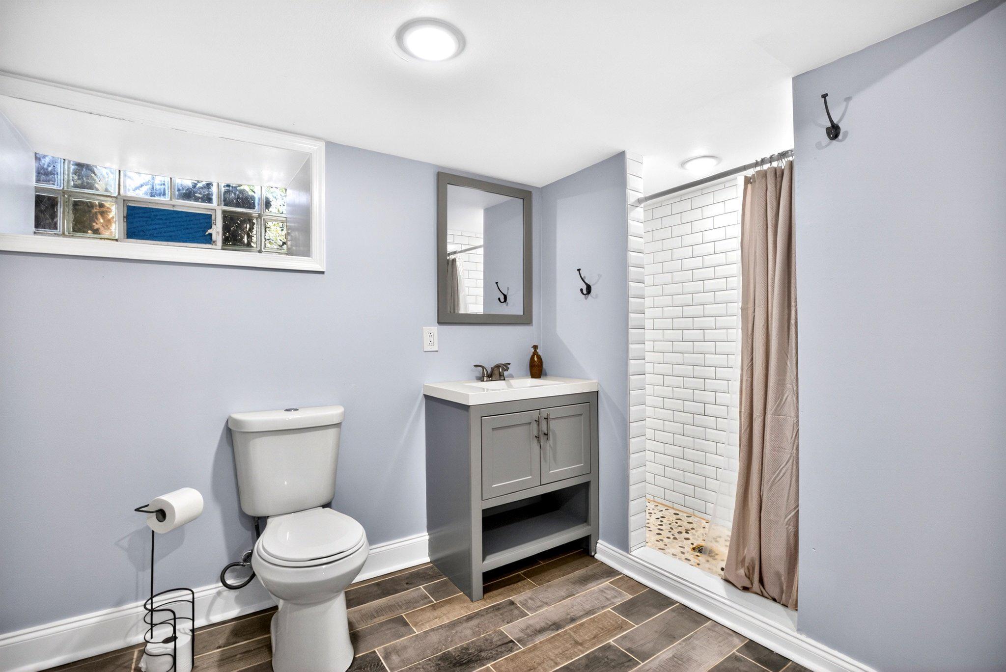 5148 Catharine St Property Photo 24