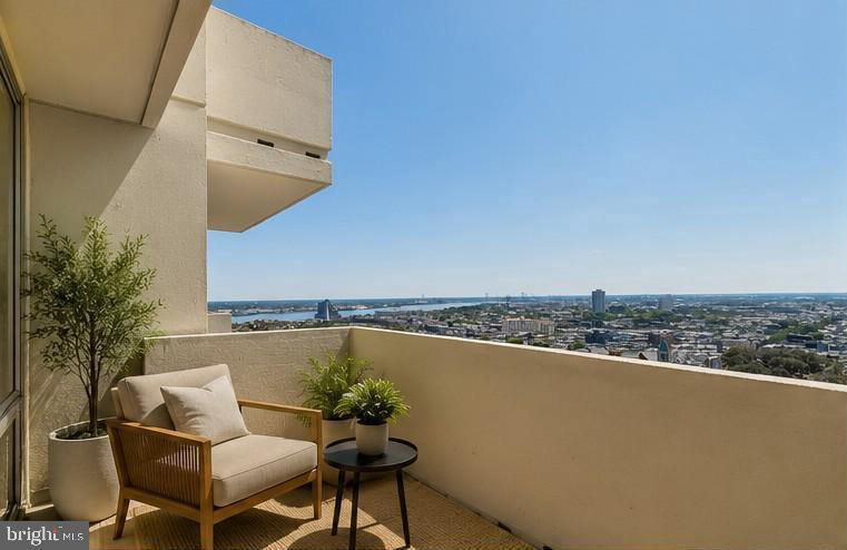 604-36 S Washington Sq #2211 Property Photo 3