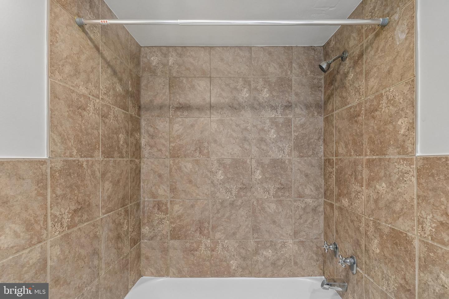 604-36 S Washington Sq #2211 Property Photo 11
