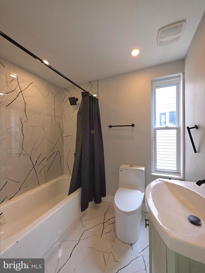 4042 Haverford Ave Property Photo 4