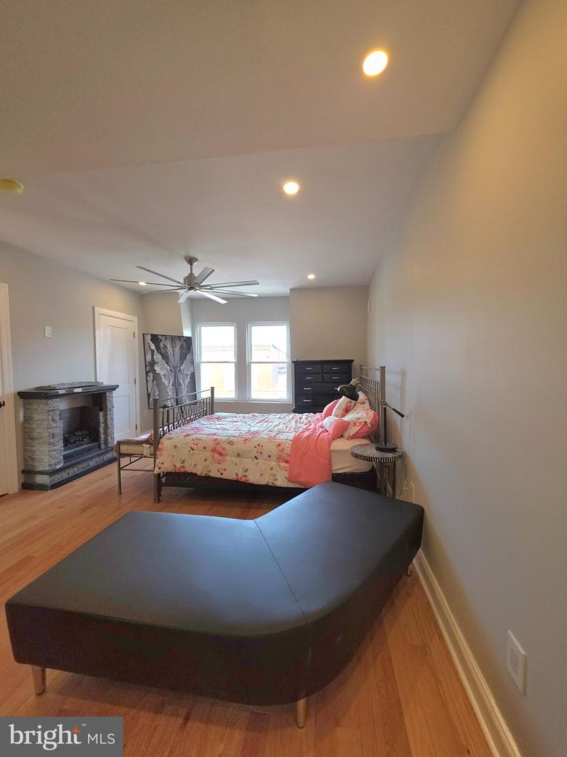 4042 Haverford Ave Property Photo 5