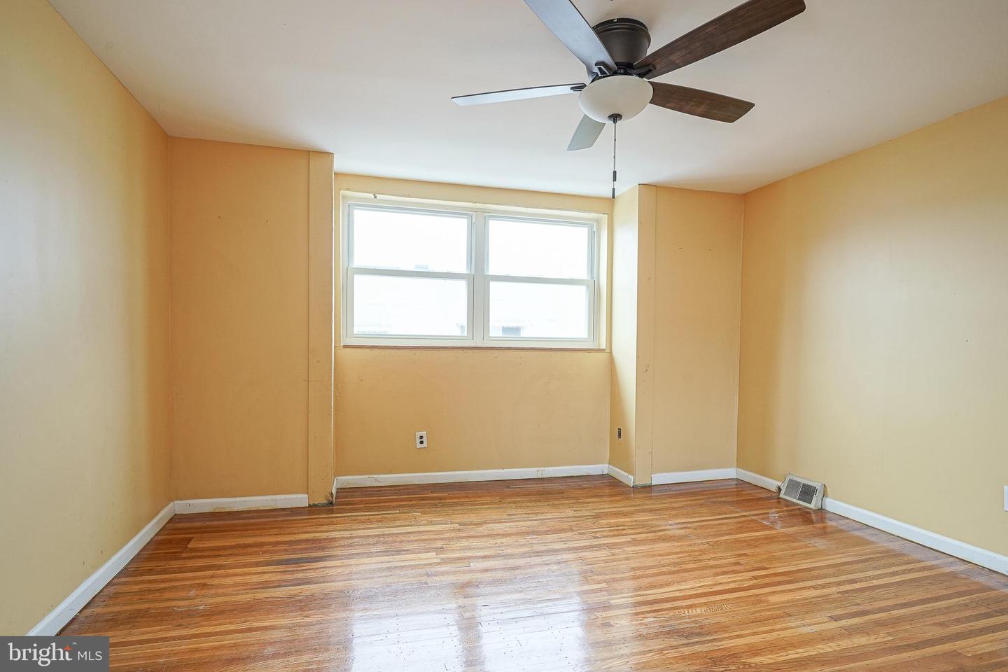 2645 S Alder St Property Photo 18