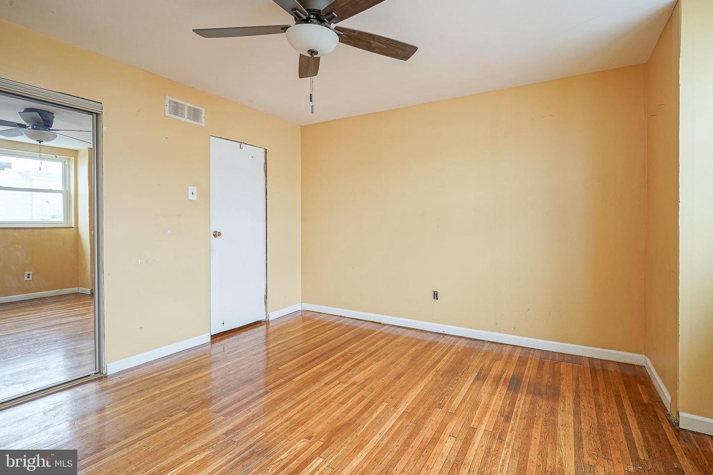 2645 S Alder St Property Photo 20