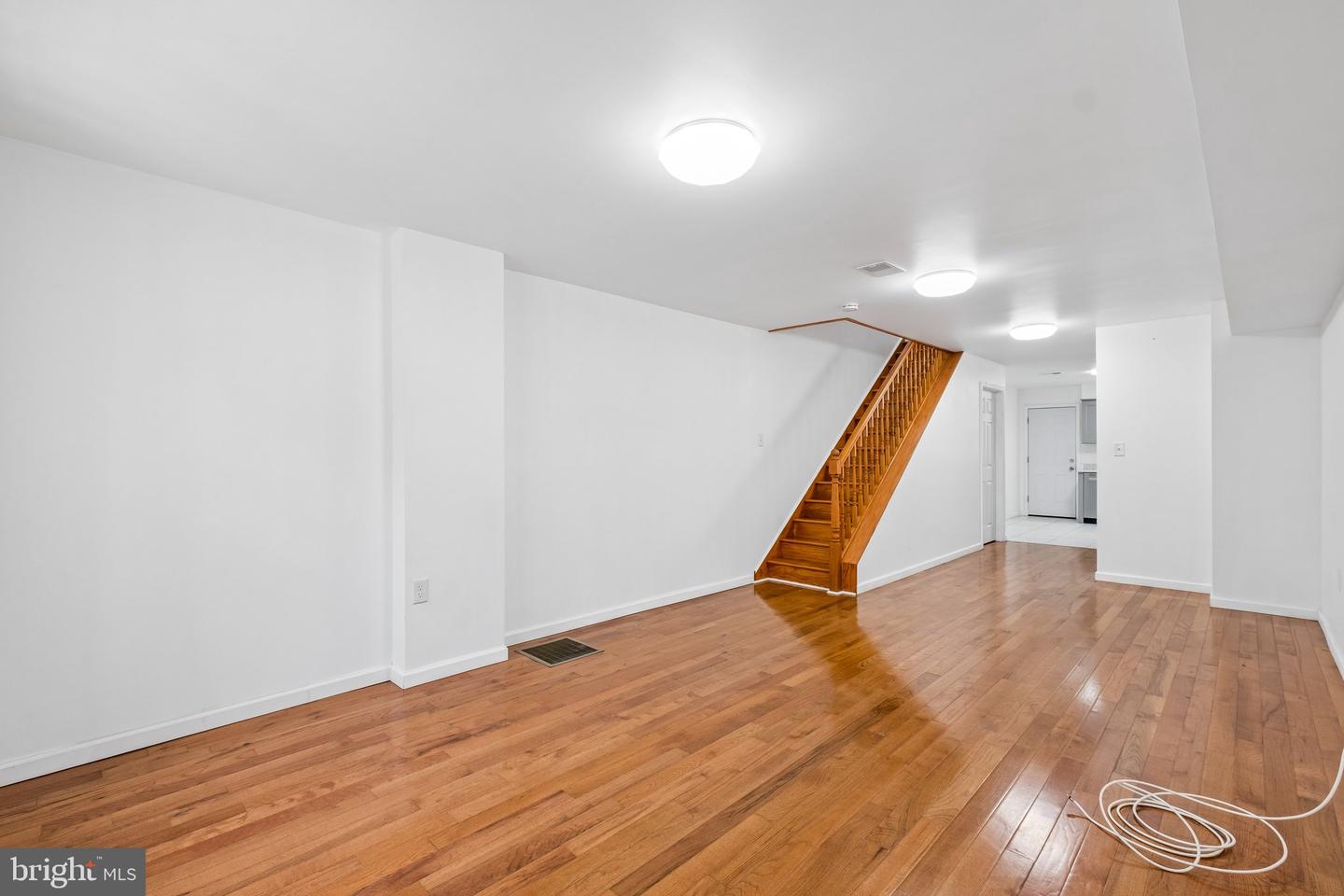 732 Dickinson St Property Photo 2