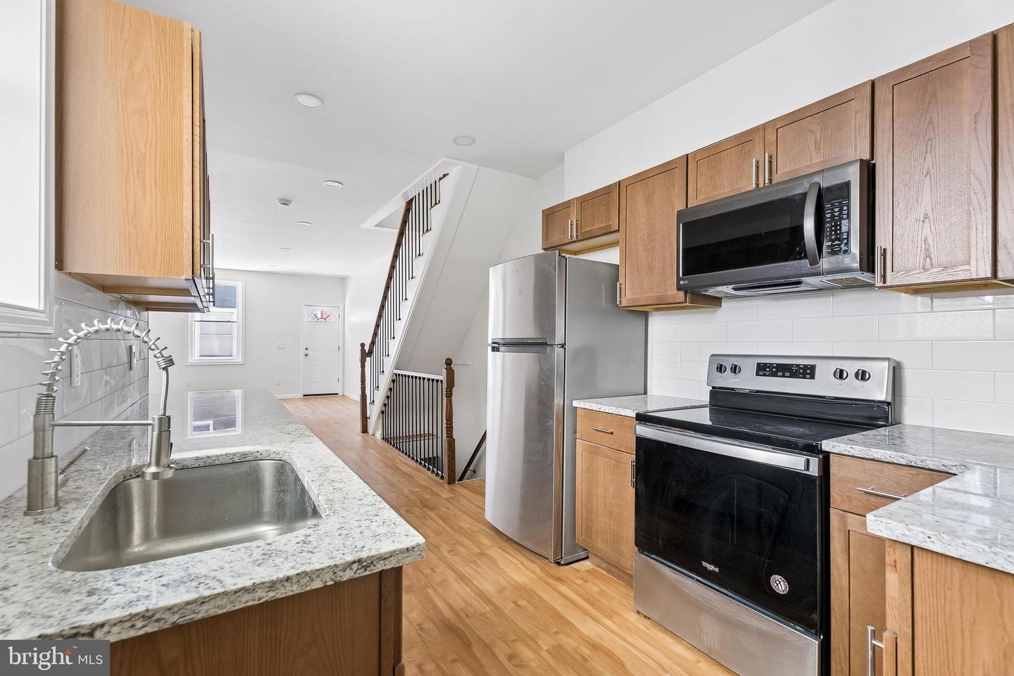 1716 N Hollywood St Property Photo 2