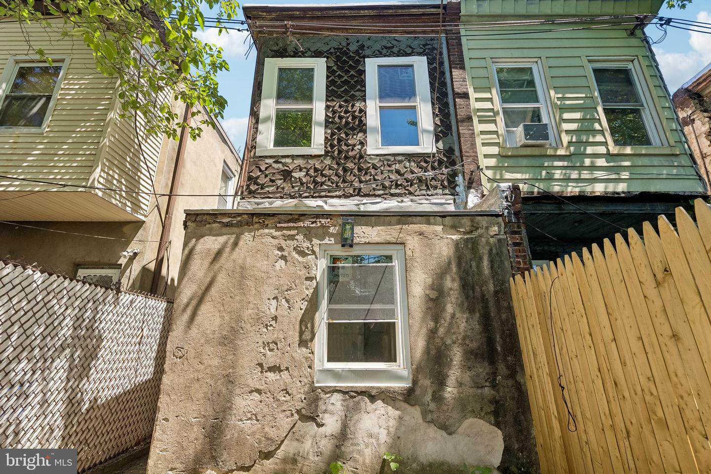1716 N Hollywood St Property Photo 5