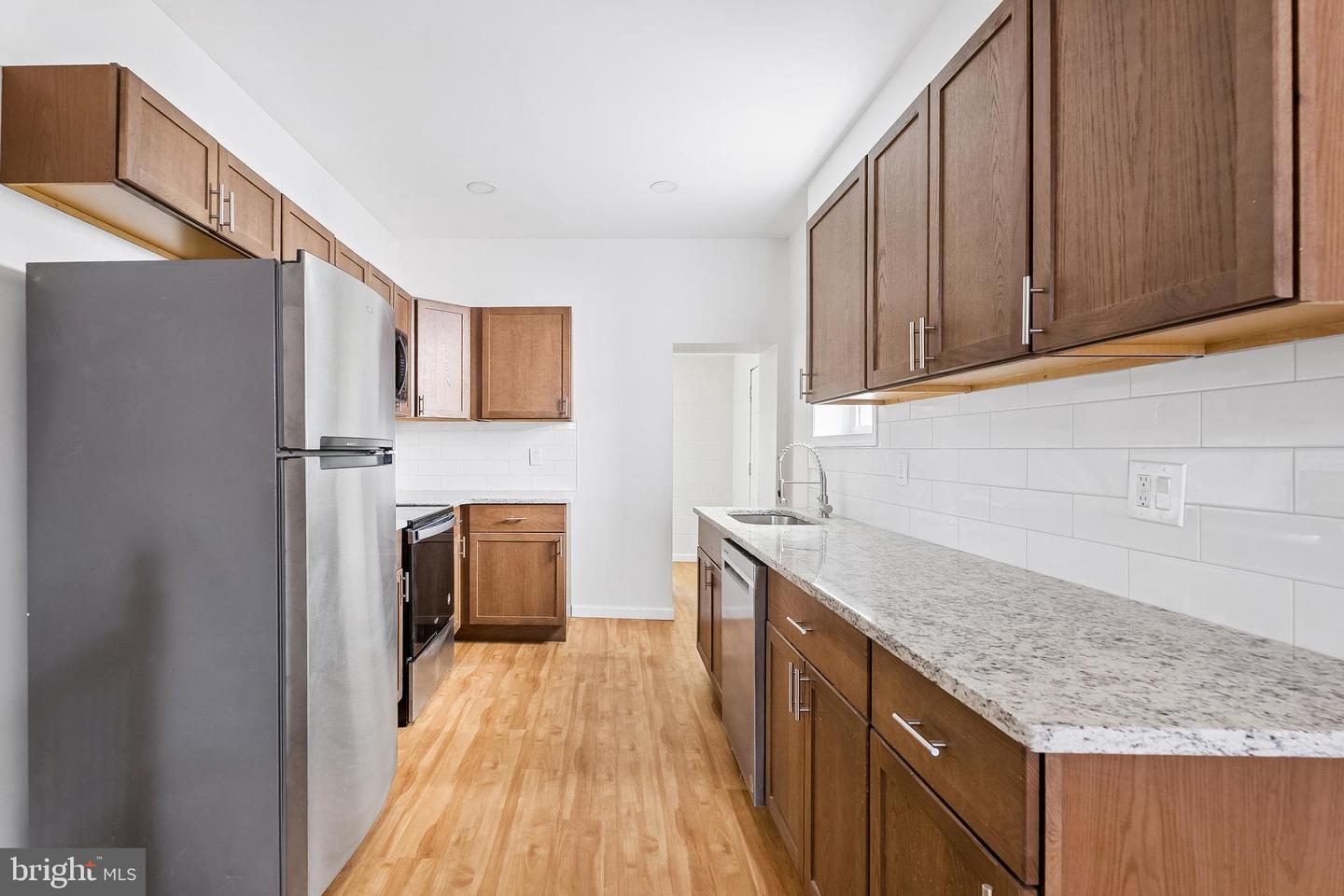 1716 N Hollywood St Property Photo 8
