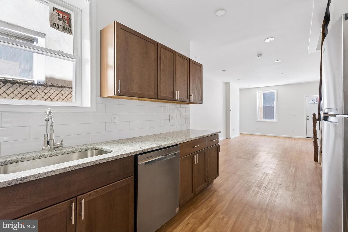 1716 N Hollywood St Property Photo 9