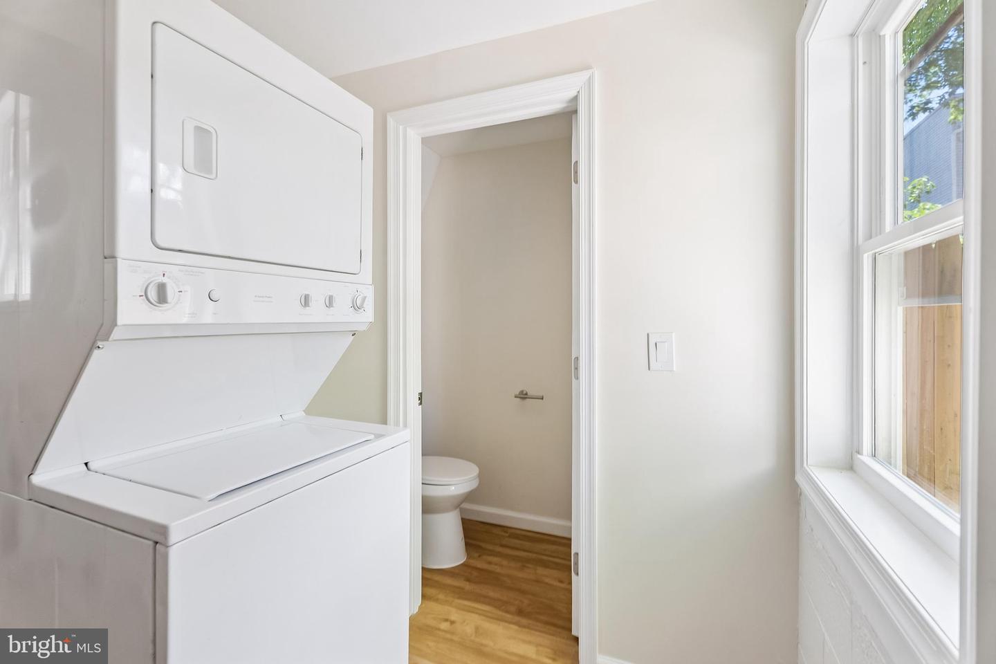 1716 N Hollywood St Property Photo 11