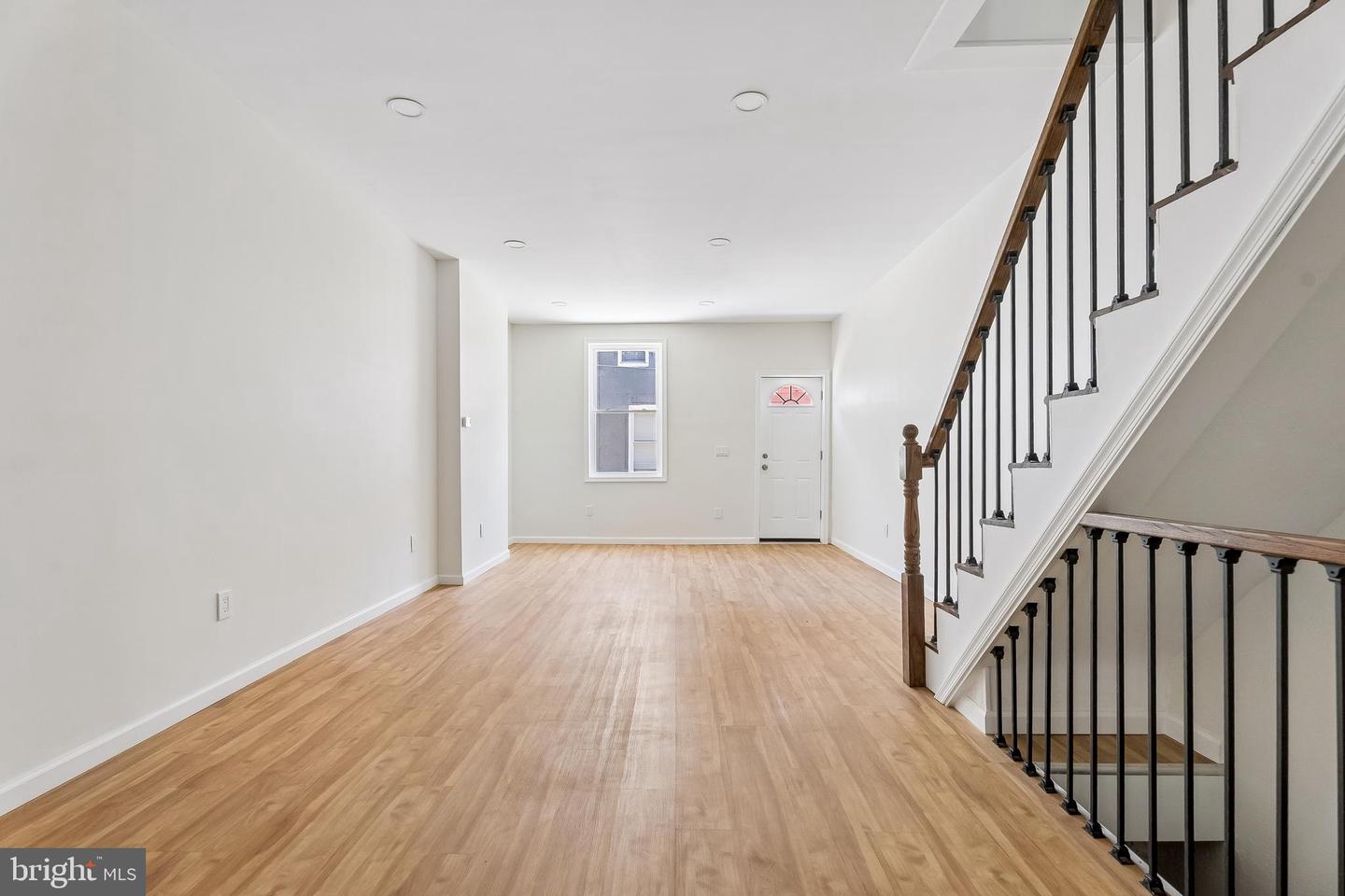 1716 N Hollywood St Property Photo 20