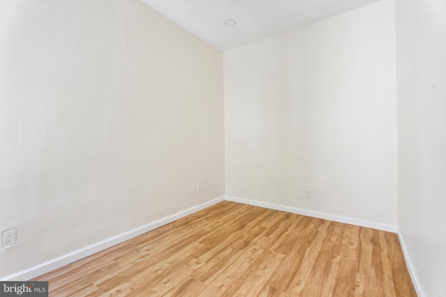 1716 N Hollywood St Property Photo 29