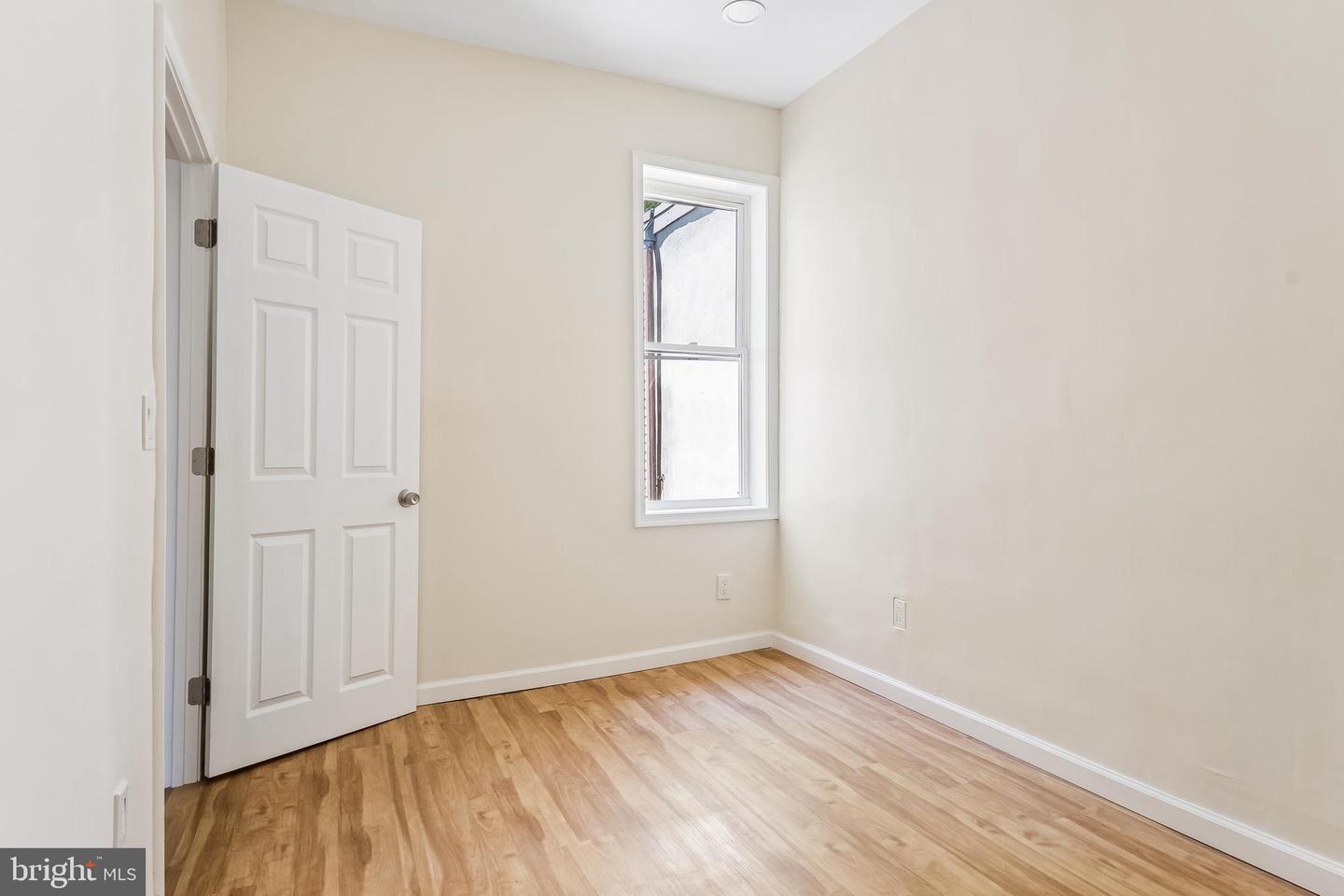 1716 N Hollywood St Property Photo 31