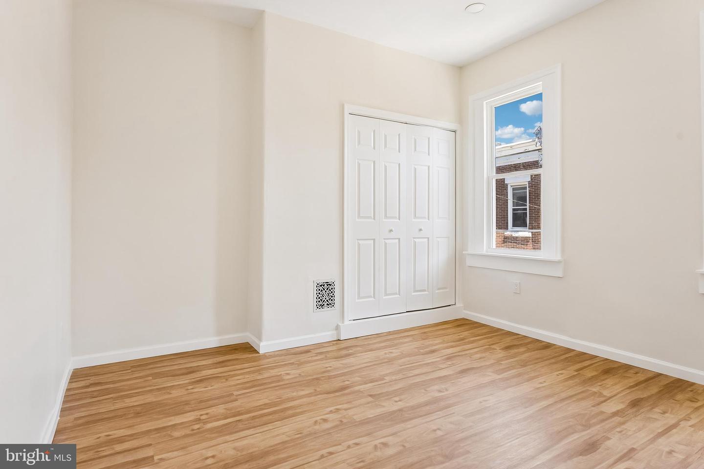 1716 N Hollywood St Property Photo 32
