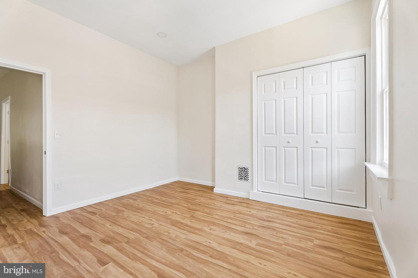 1716 N Hollywood St Property Photo 33