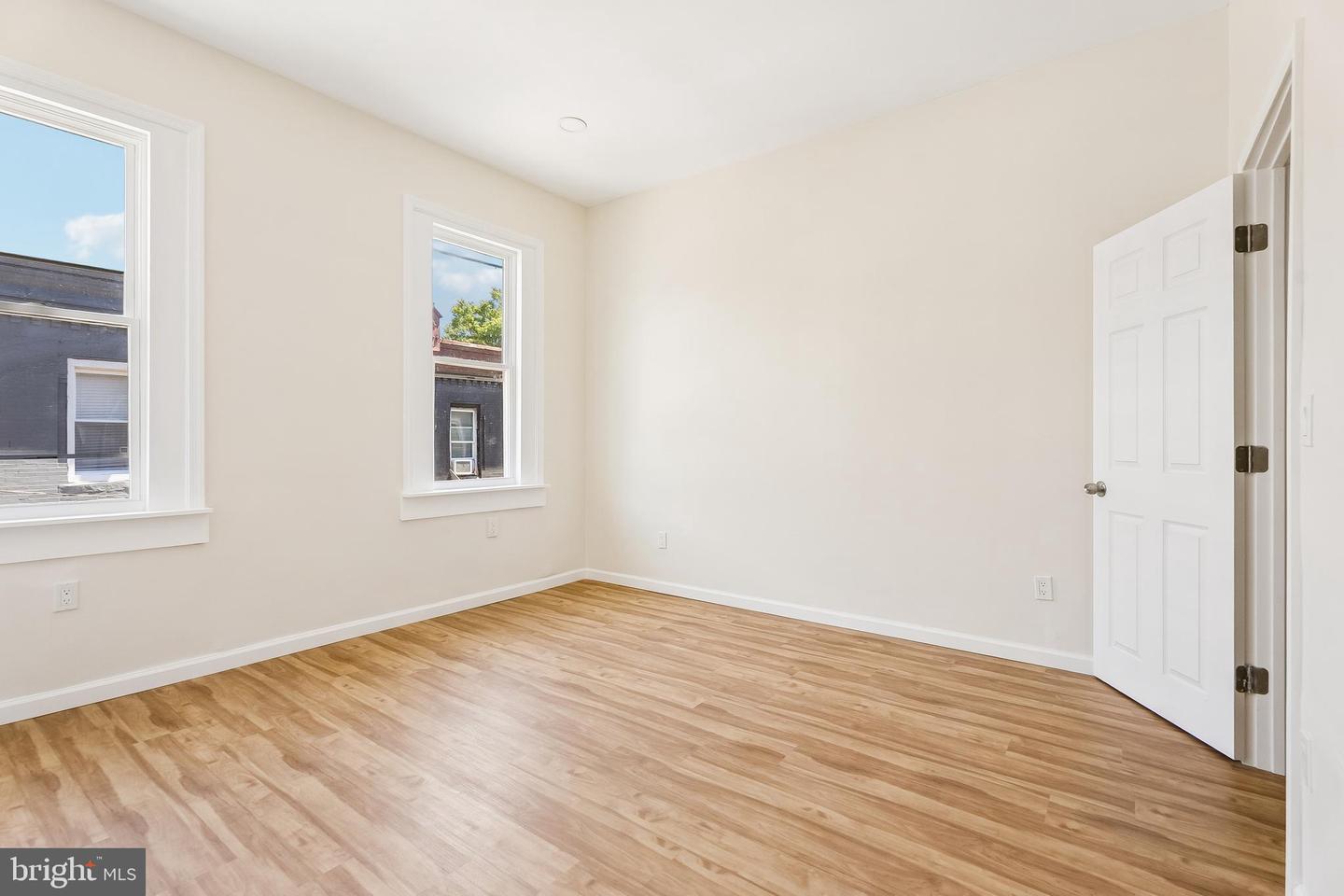 1716 N Hollywood St Property Photo 35