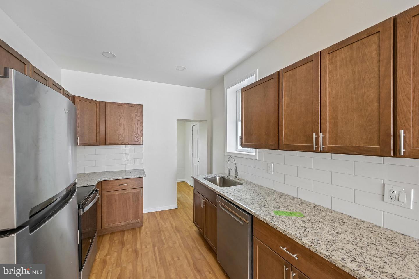 1716 N Hollywood St Property Photo 37