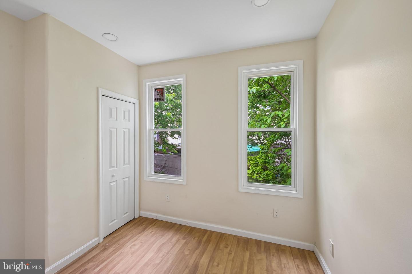 1716 N Hollywood St Property Photo 41