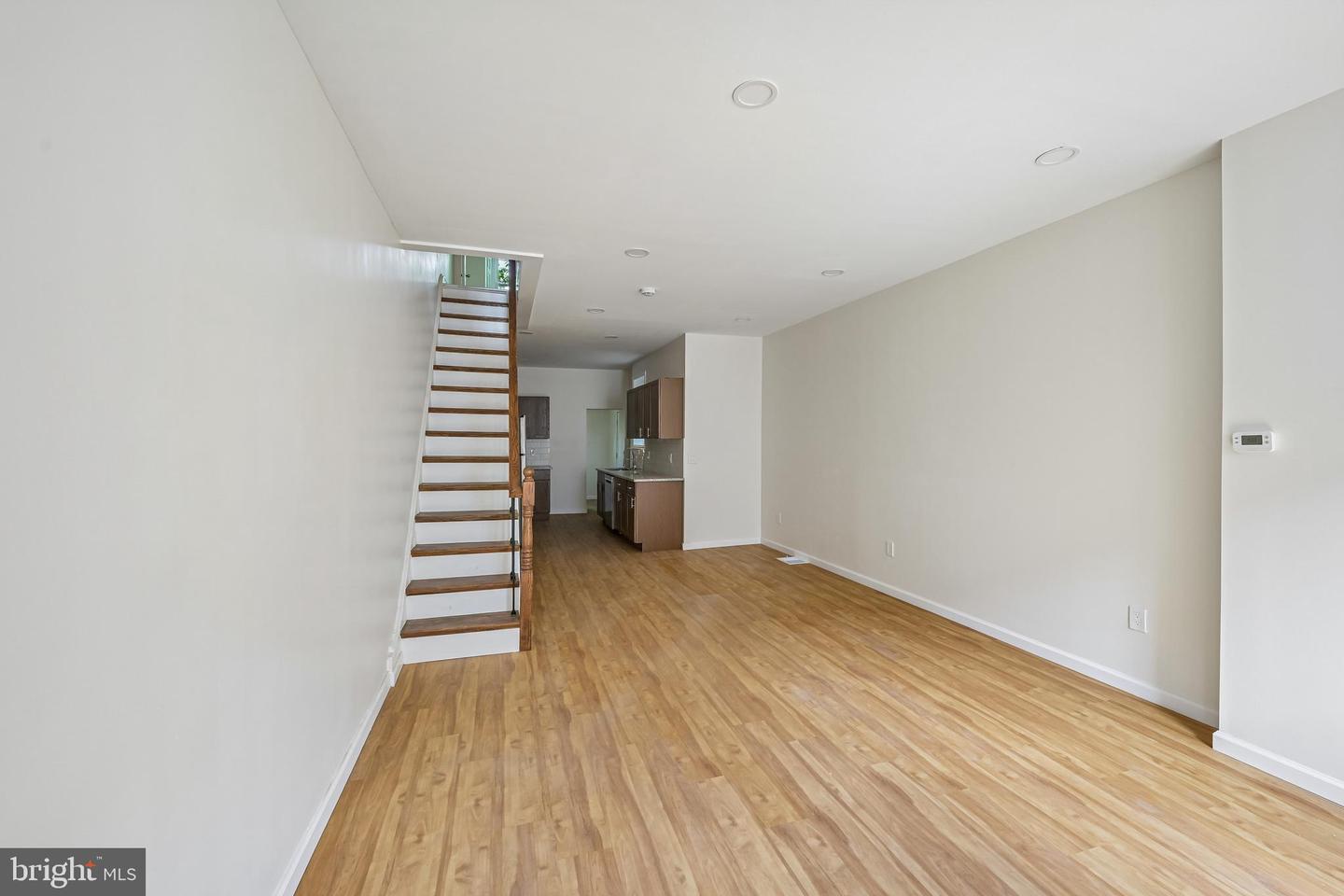 1716 N Hollywood St Property Photo 44